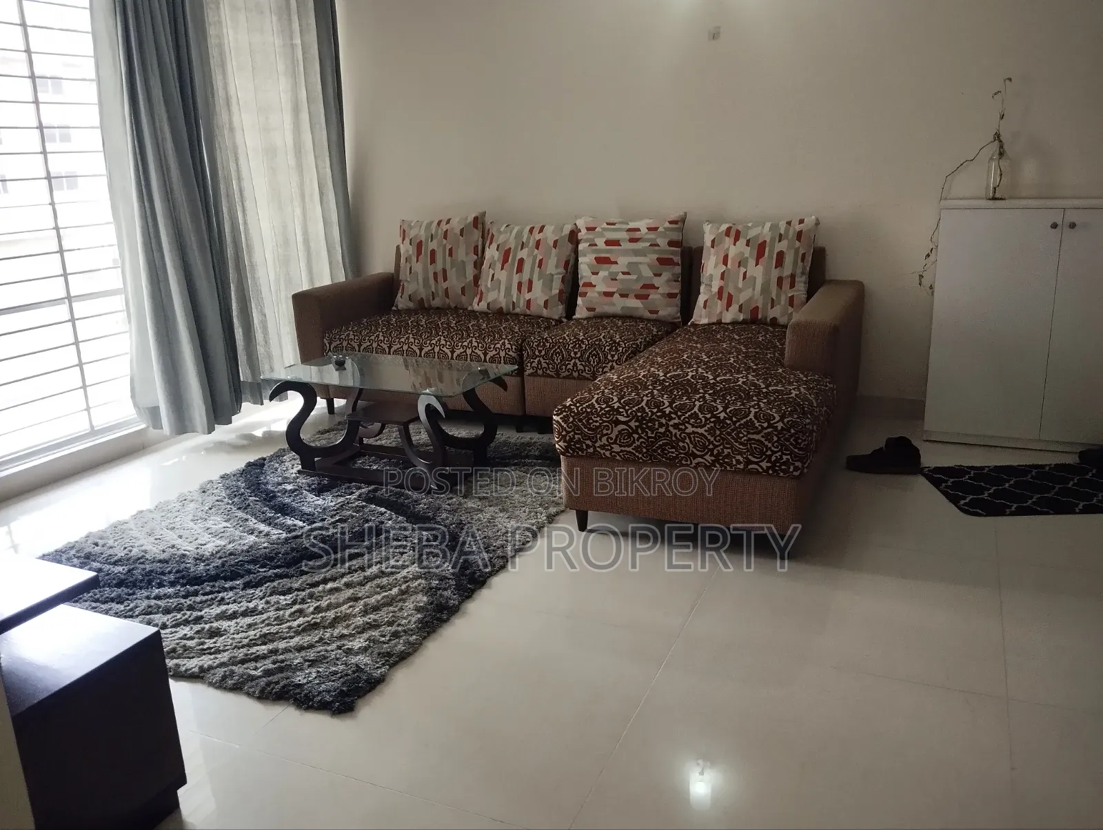 গুলশানে ৩ বেডরুমের ফার্নিশড অ্যাপার্টমেন্ট ভাড়ার জন্য