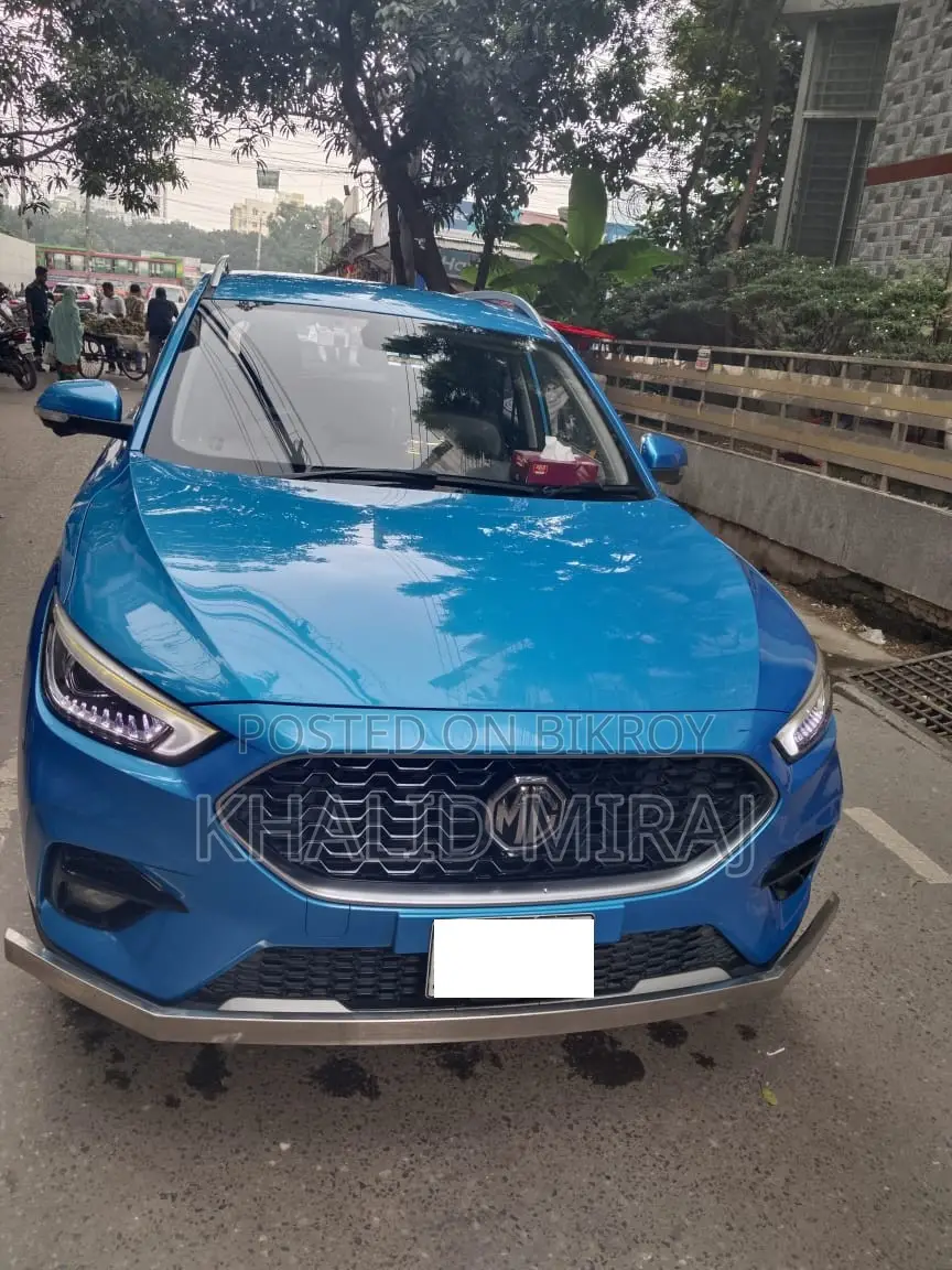 এমজি জেডএস ২০২২ নীল