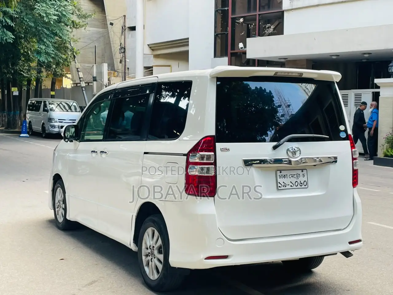 New Toyota Noah 2011 Pearl