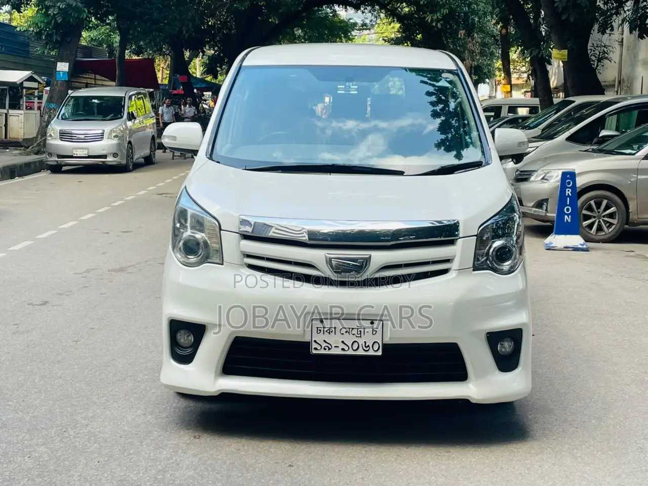 New Toyota Noah 2011 Pearl