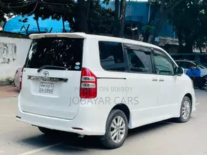 New Toyota Noah 2011 Pearl