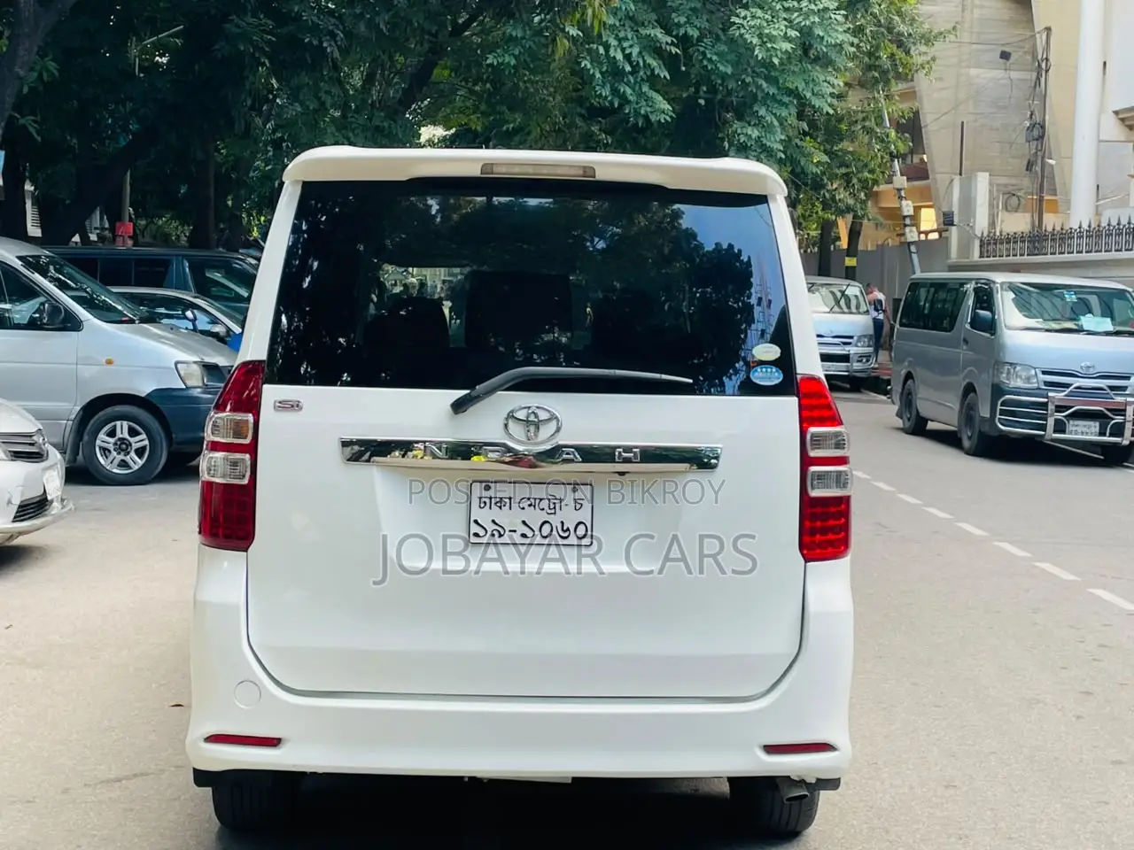 New Toyota Noah 2011 Pearl