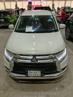 Mitsubishi Outlander 2018 White