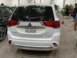 Mitsubishi Outlander 2018 White