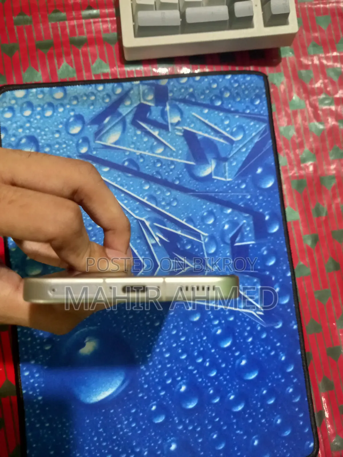 আইকিউওও ১৫ ৫১২ জিবি সাদা