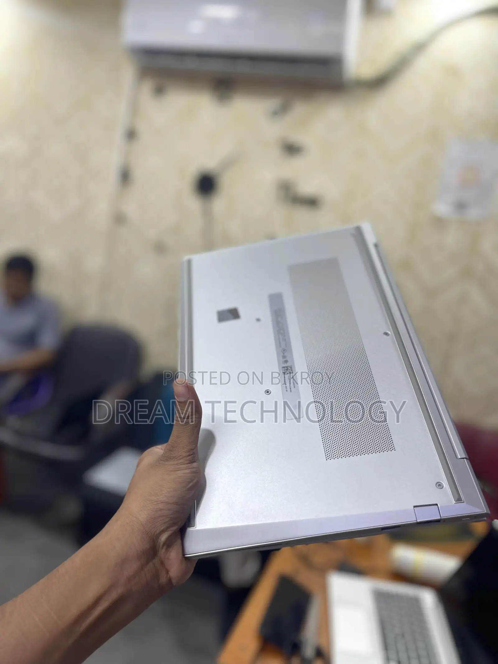 ল্যাপটপ এইচপি এলিটবুক ৮৪৫ জি৮ ৮জিবি এএমডি রাইজেন ৫ এসএসডি ২৫৬জিবি