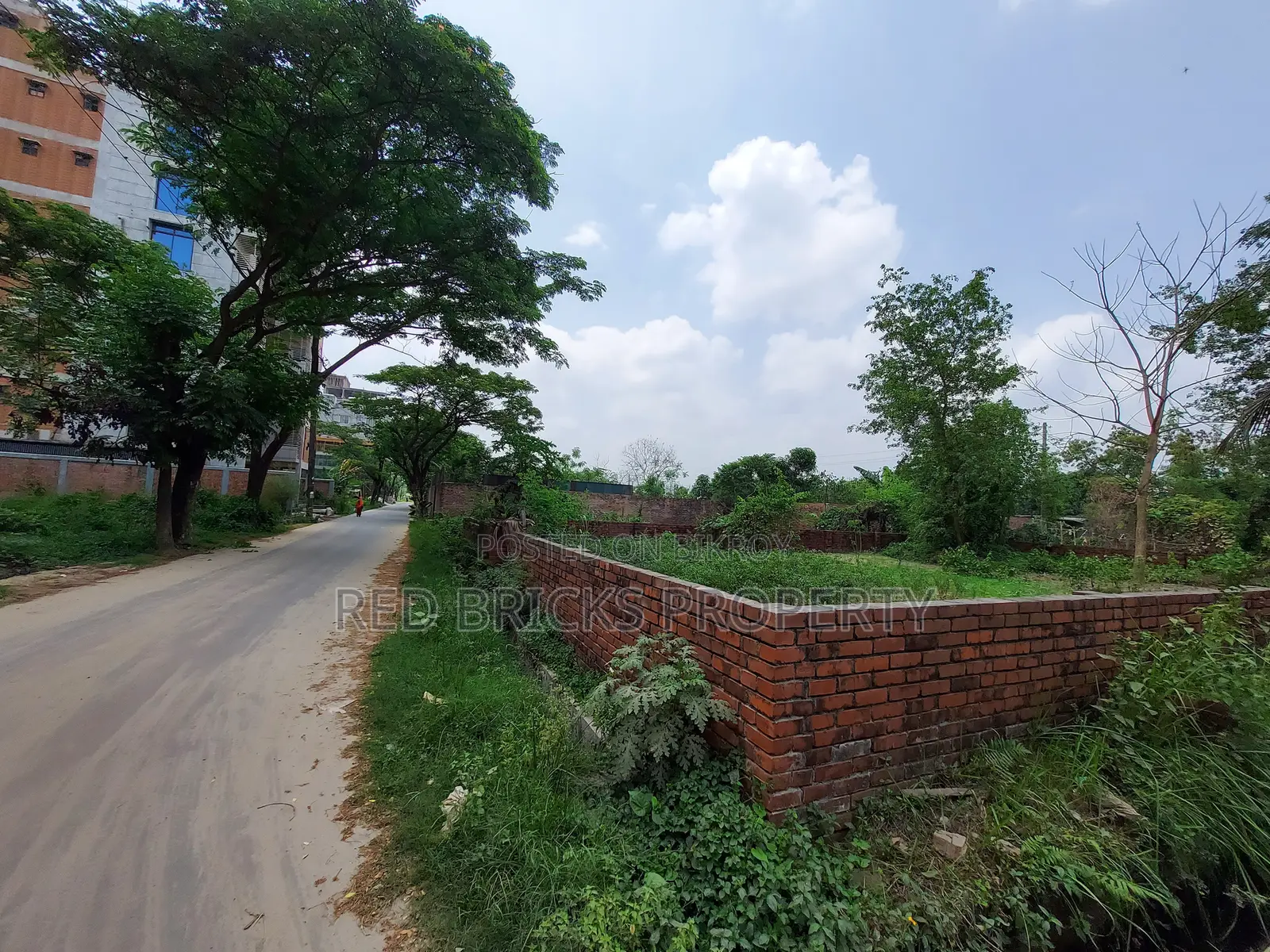 এন-ব্লক ৩-কাঠা ৪০'/২৫' রোড কর্নার প্লট বিক্রি