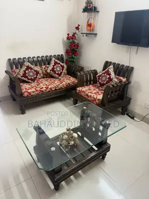 আসল সেগুন কাঠের সোফা সেট টি টেবিল সহ