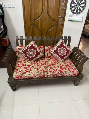 আসল সেগুন কাঠের সোফা সেট টি টেবিল সহ