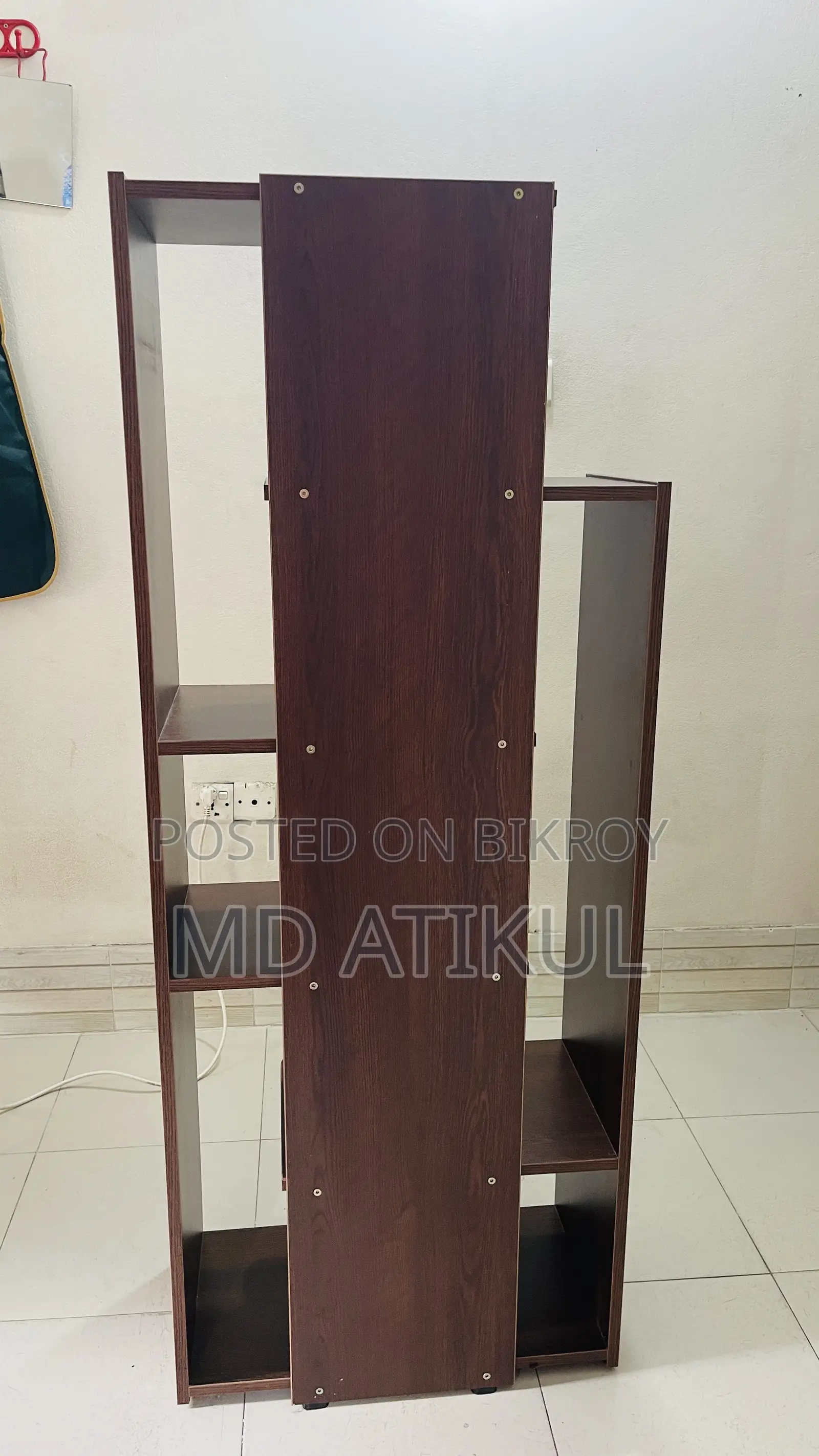 Beautiful Wooden Shelf/Bookshelf of Regal Brand for Sale