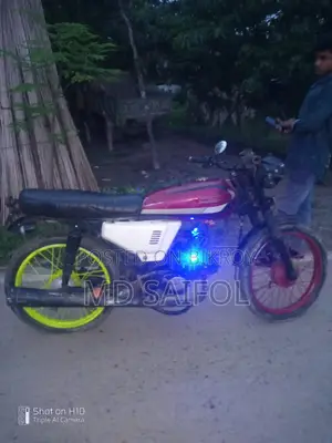 Bajaj Discover 100 2011 White