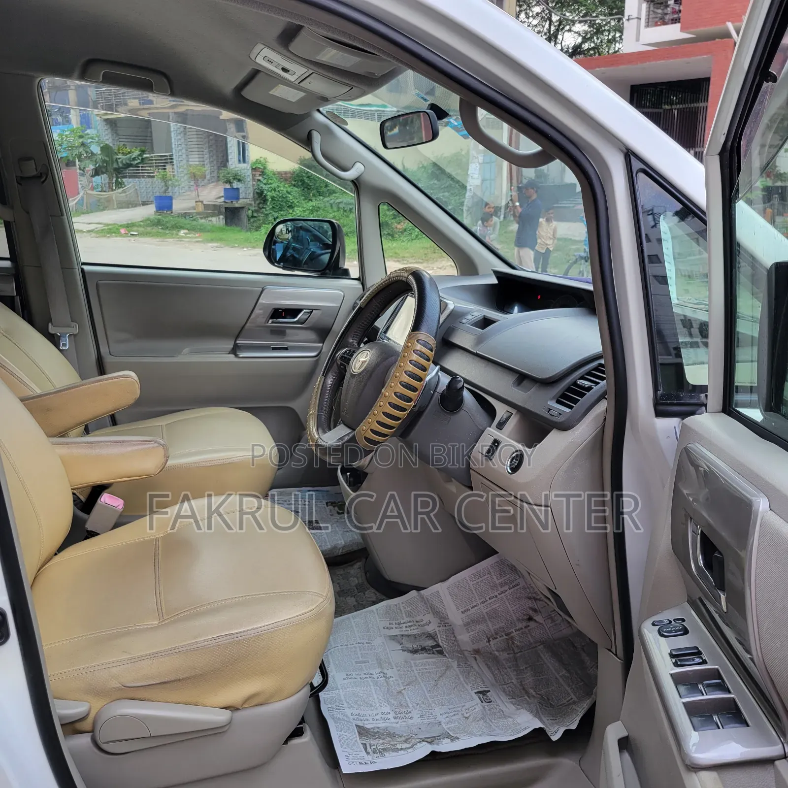 Toyota Noah 2012 Pearl