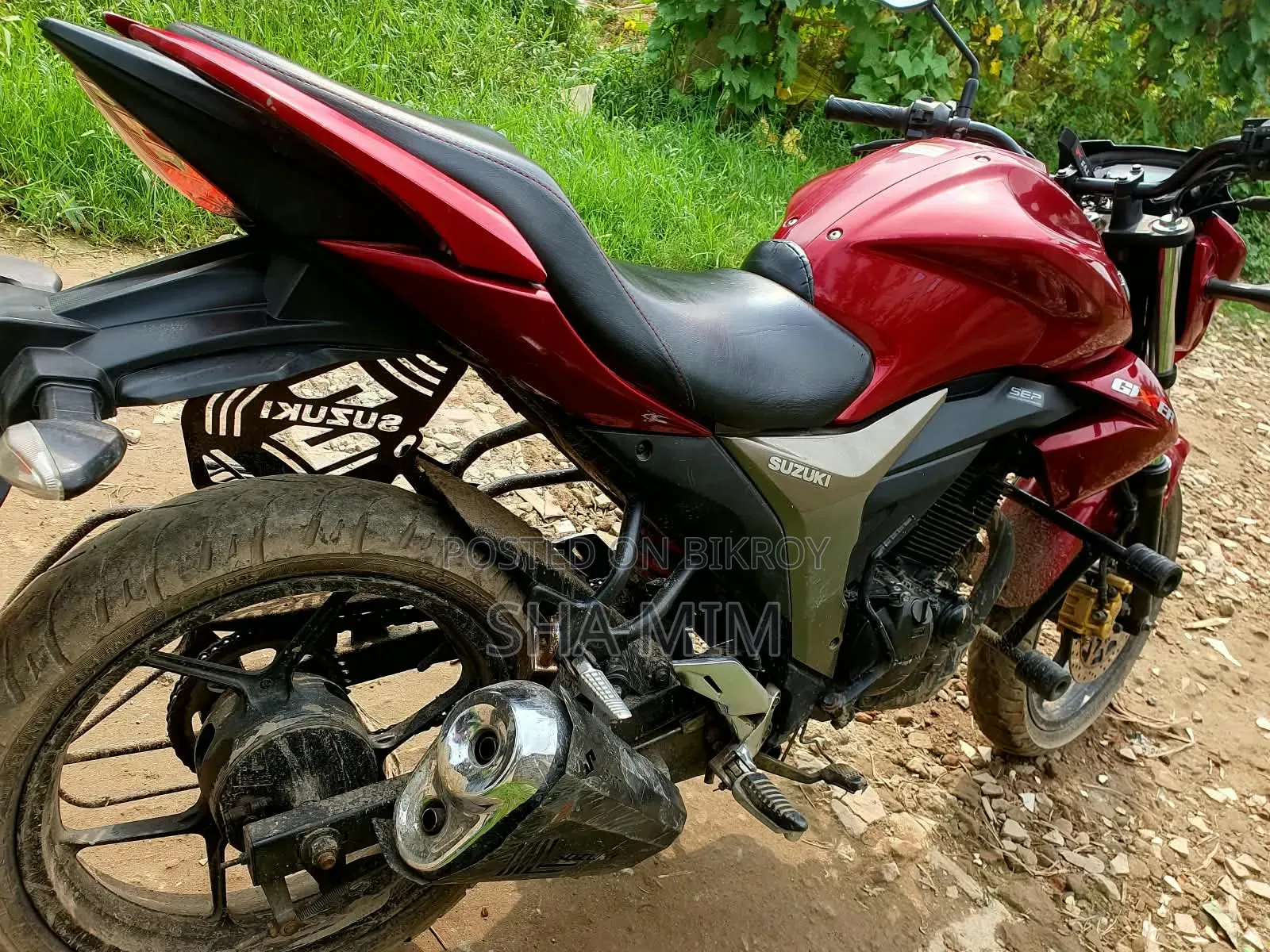 সুজুকি গিক্সার ২০২১ লাল