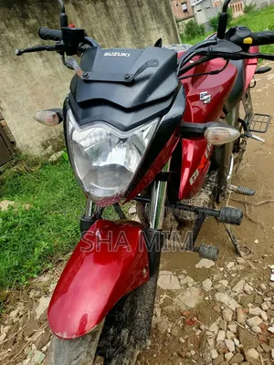 সুজুকি গিক্সার ২০২১ লাল
