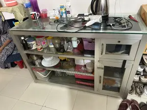 গ্লাস শো কেস