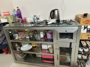 গ্লাস শো কেস
