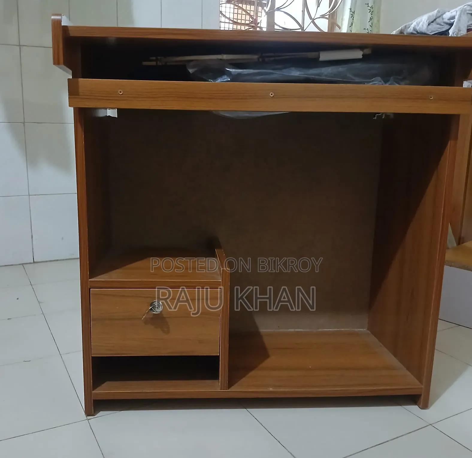 Computer table for sale