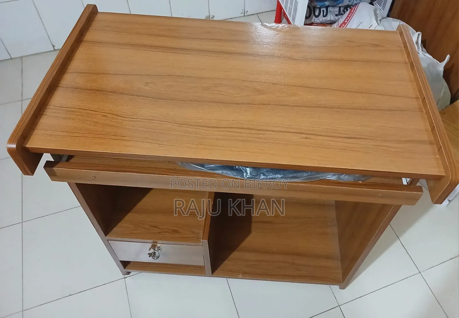 Computer table for sale
