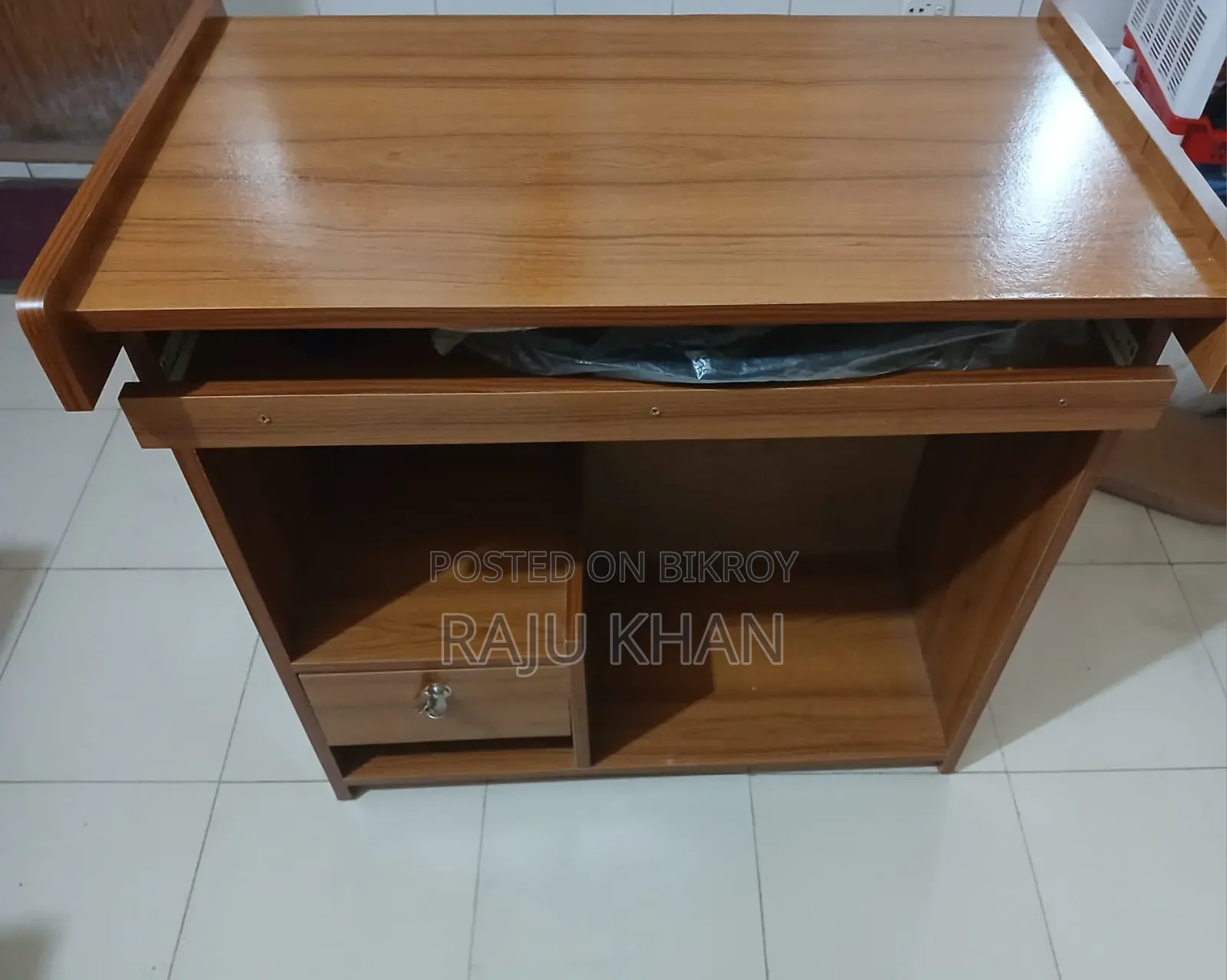 Computer table for sale