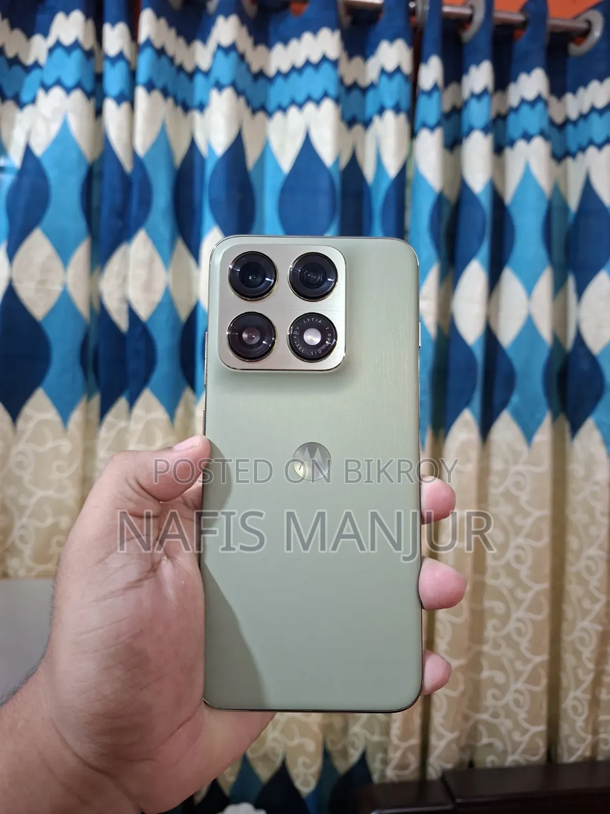 Motorola 256 GB Green