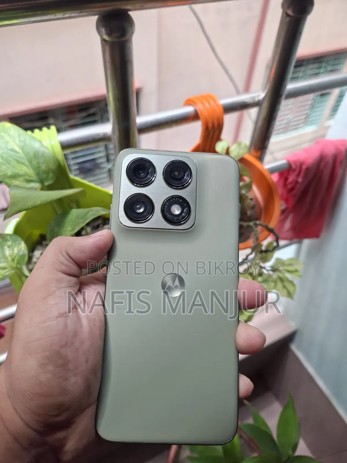 Motorola 256 GB Green