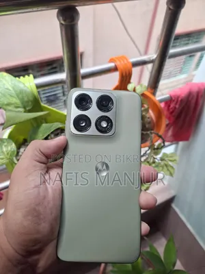 Motorola 256 GB Green