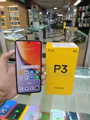 Realme 128 GB Silver