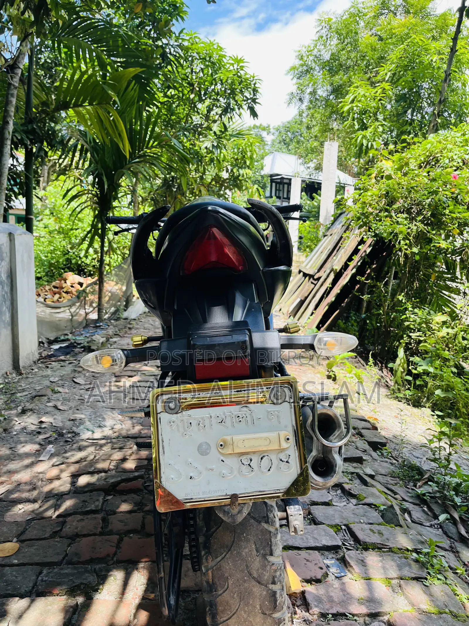 সুজুকি জিক্সার এসএফ ২০১৮ কালো