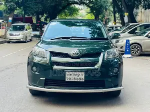 নতুন টয়োটা আইএসটি ২০১১ সবুজ