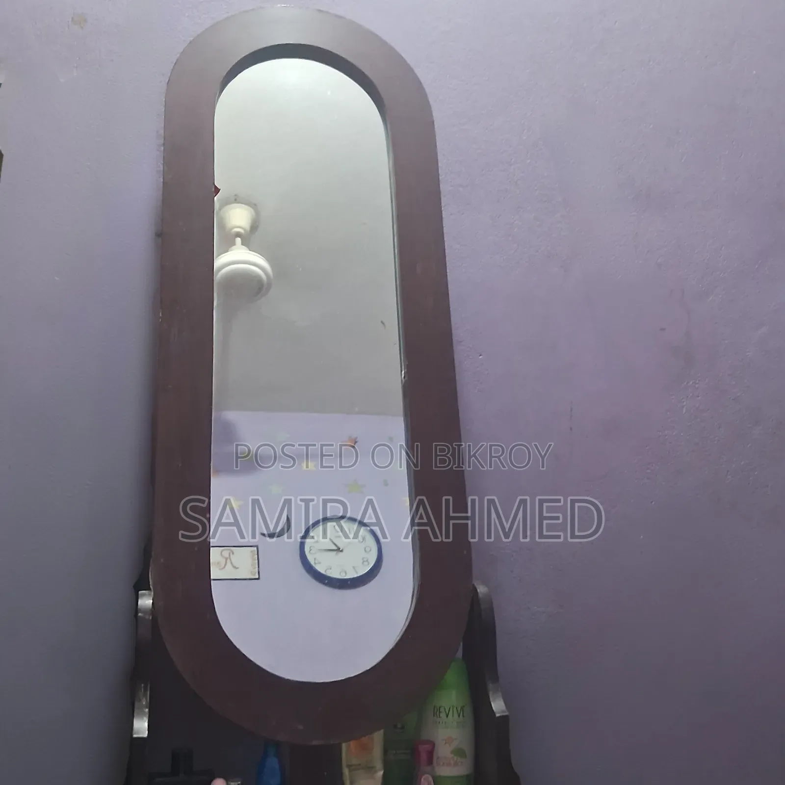 আকর্ষণীয় ড্রেসিং টেবিল