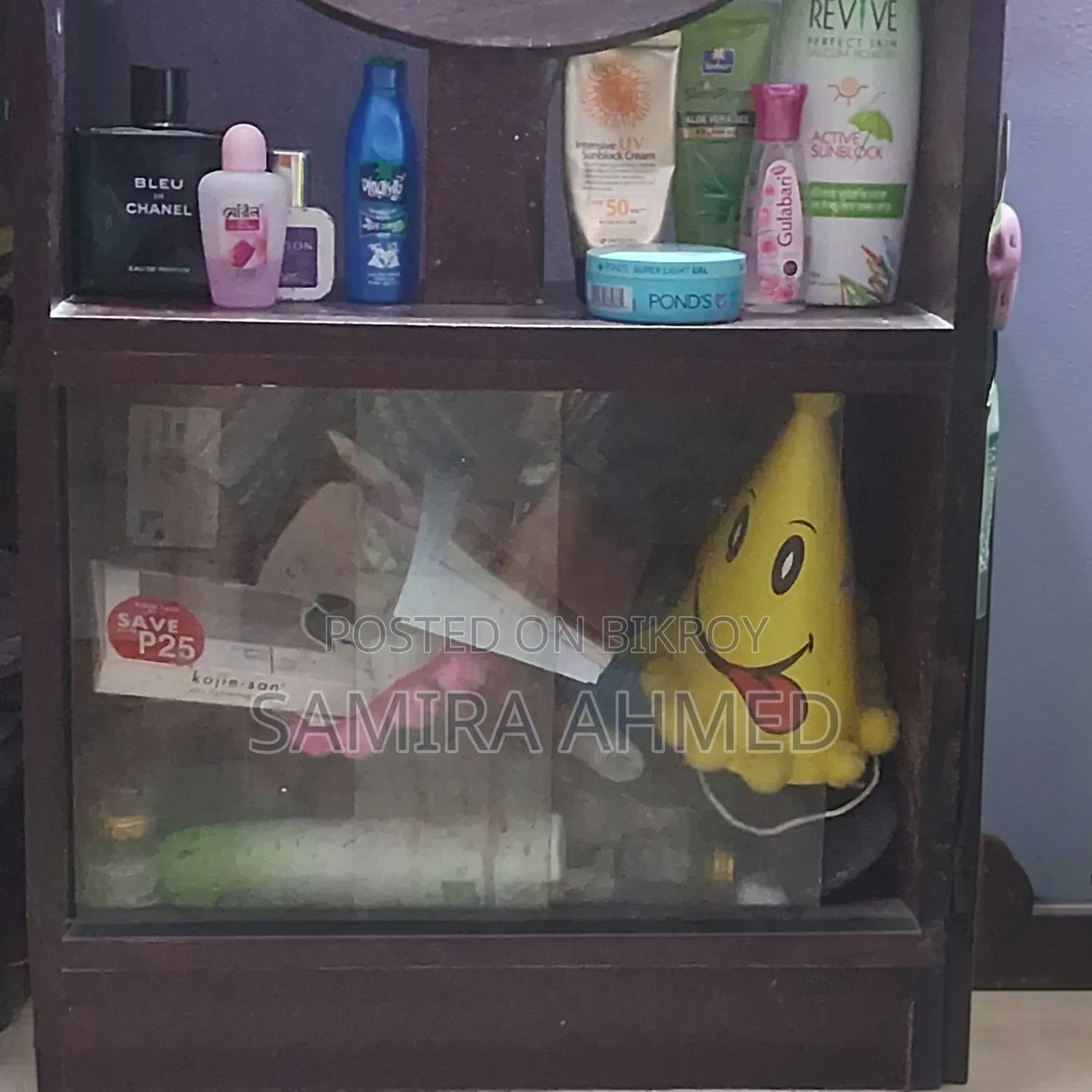 আকর্ষণীয় ড্রেসিং টেবিল
