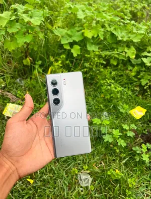 Tecno Camon 40 Pro 5G 256 GB Silver