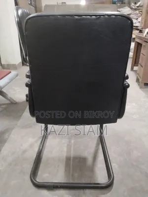 Black Executive Chair – Like New