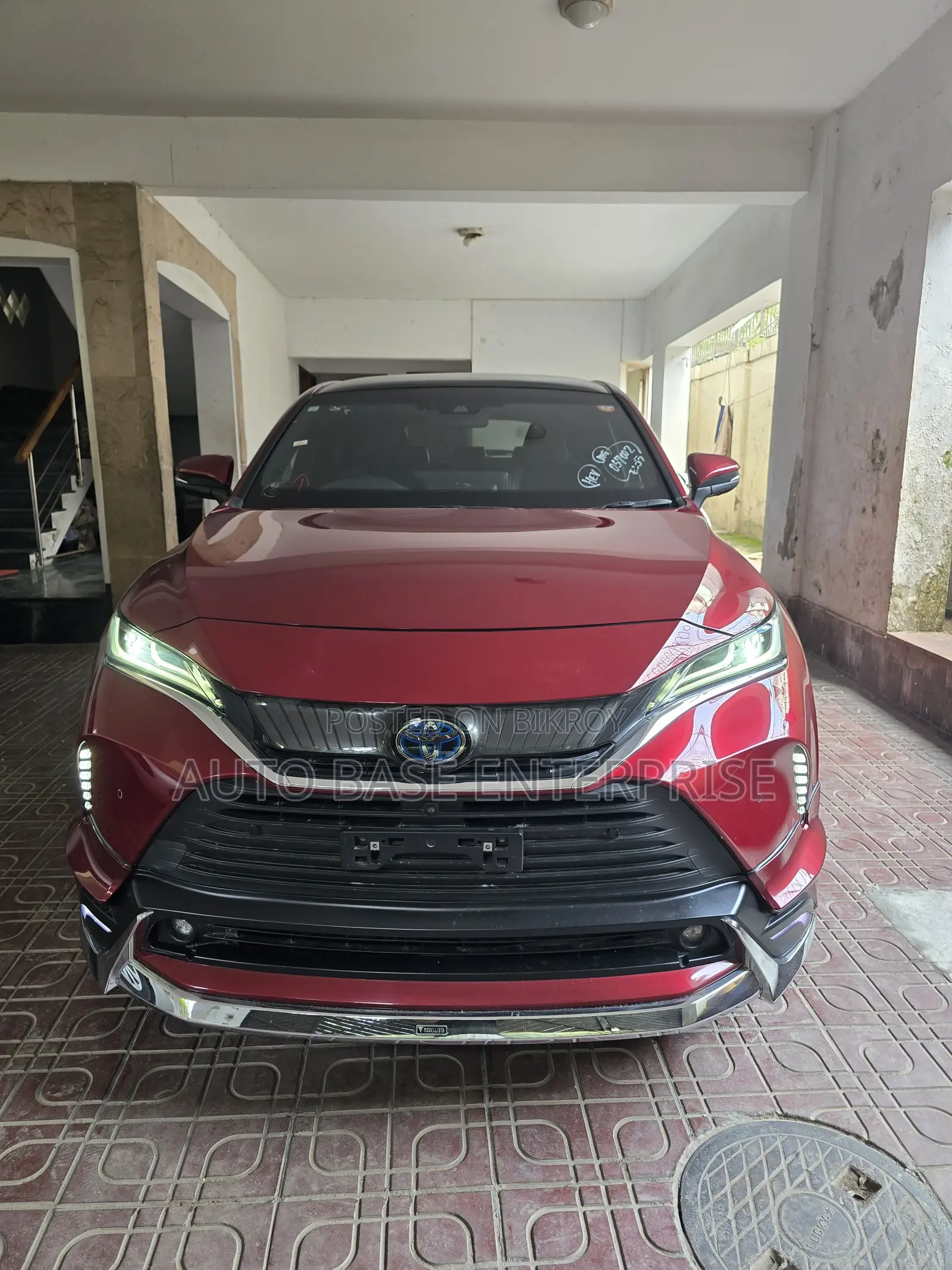 Toyota Harrier 2.5 Hybrid 2021 Red