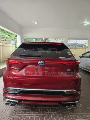 Toyota Harrier 2.5 Hybrid 2021 Red
