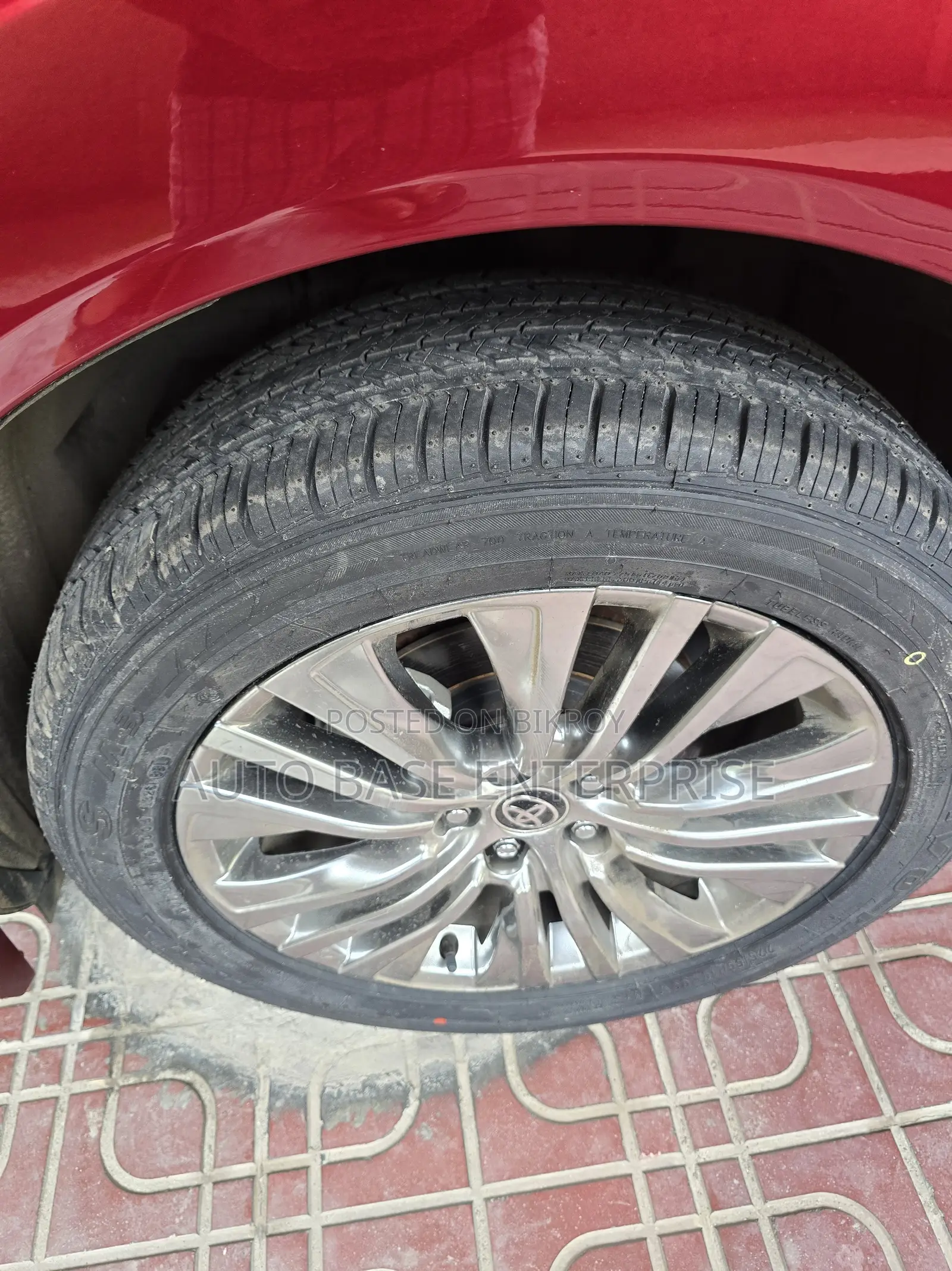 Toyota Harrier 2.5 Hybrid 2021 Red