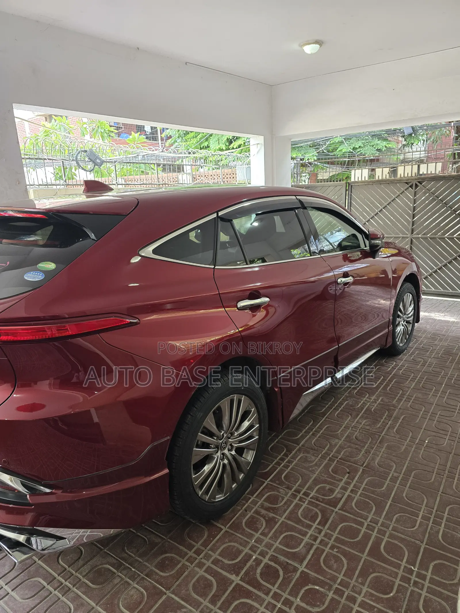 Toyota Harrier 2.5 Hybrid 2021 Red