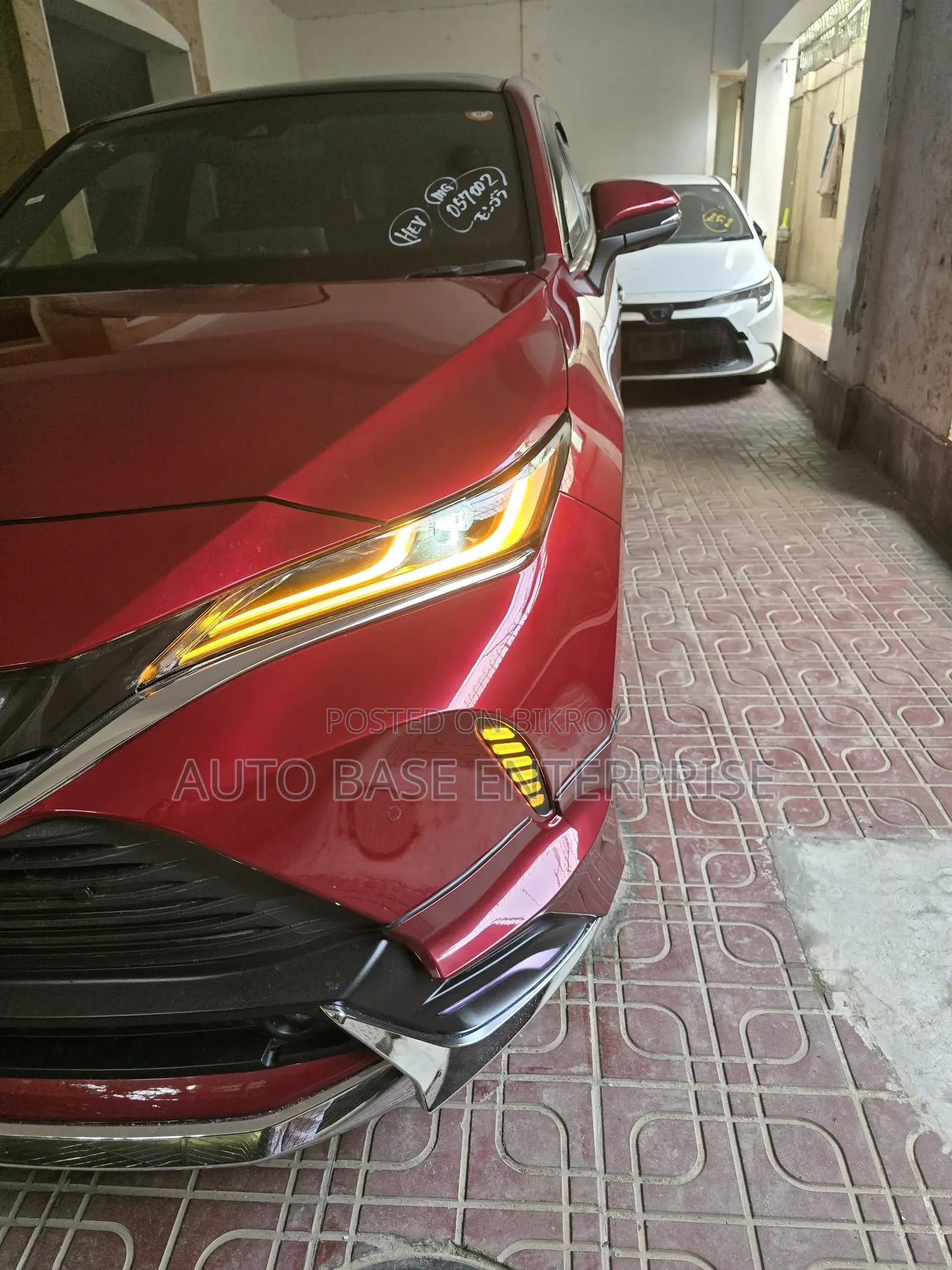 Toyota Harrier 2.5 Hybrid 2021 Red