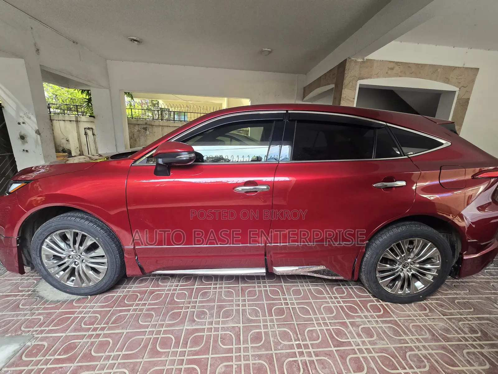 Toyota Harrier 2.5 Hybrid 2021 Red