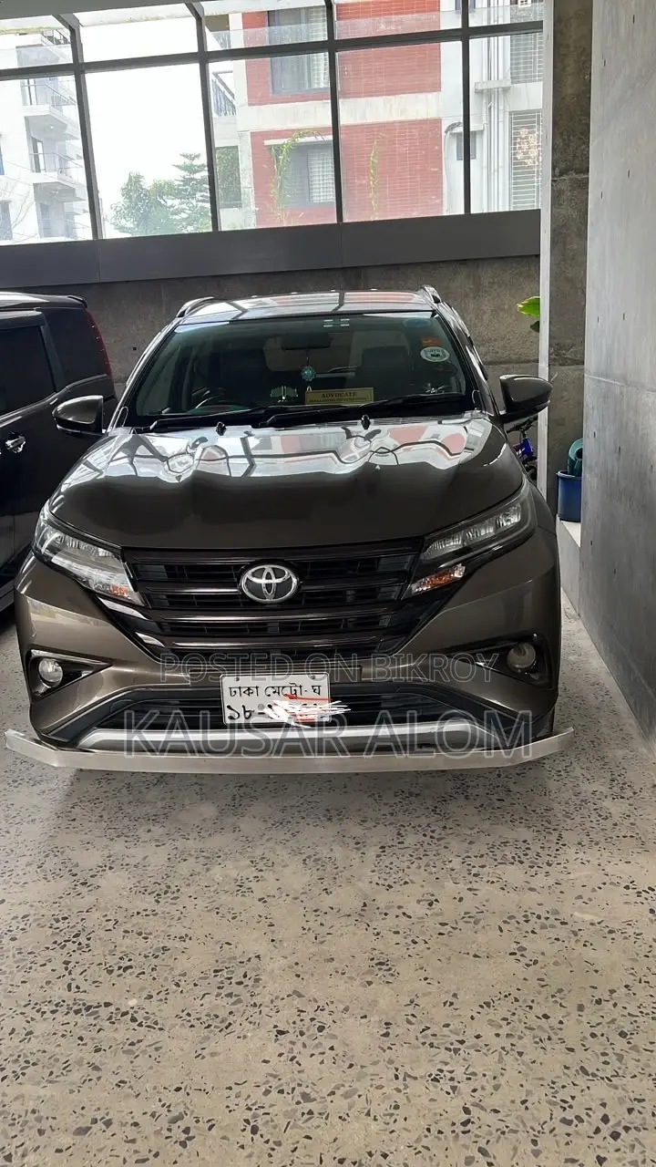 Toyota Rush 2018 Brown