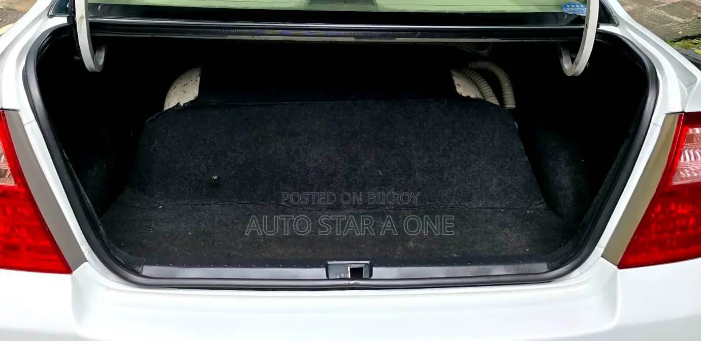 Toyota Corolla 2006 Pearl