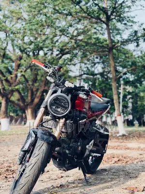 Honda CB 2018 Red