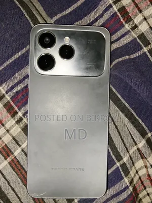 Tecno Spark 40 256 GB Silver