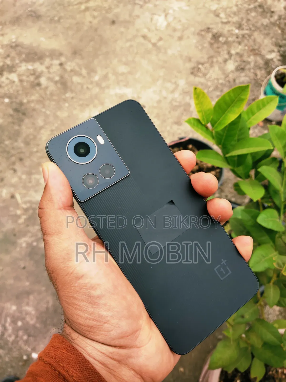 ওয়ানপ্লাস ১০আর ২৫৬ জিবি কালো
