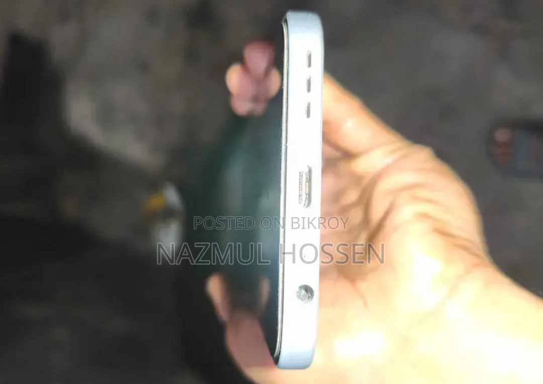 টেকনো স্পার্ক ৪০ প্রো ১২৮ জিবি সিলভার