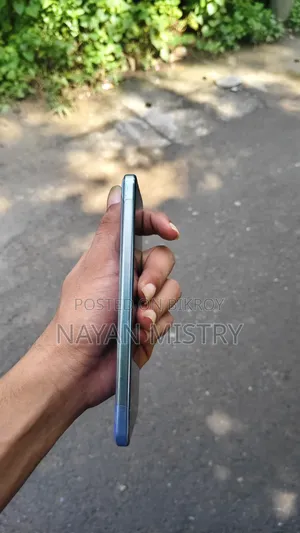 iQOO 256 GB Blue