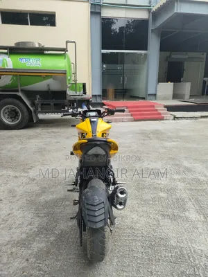 সুজুকি জিক্সার ২০২৩ ইয়েলো