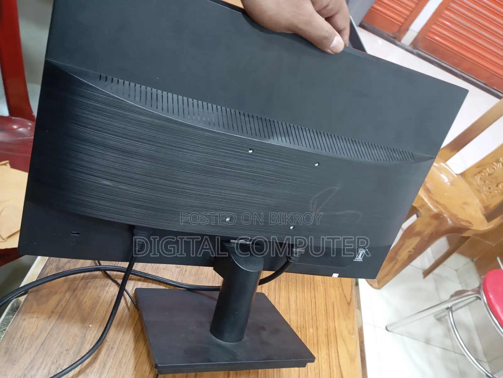 ডেল ১৯ ইঞ্চি ফুল ফ্রেশ মনিটর বিক্রয়ের জন্য