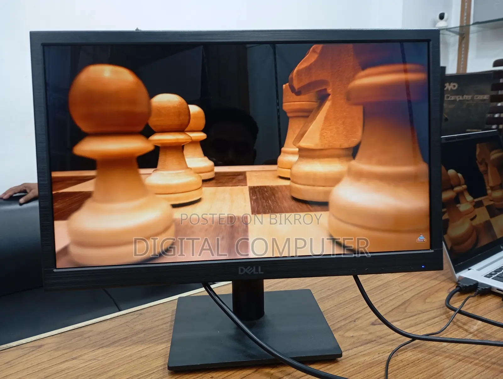ডেল ১৯ ইঞ্চি ফুল ফ্রেশ মনিটর বিক্রয়ের জন্য