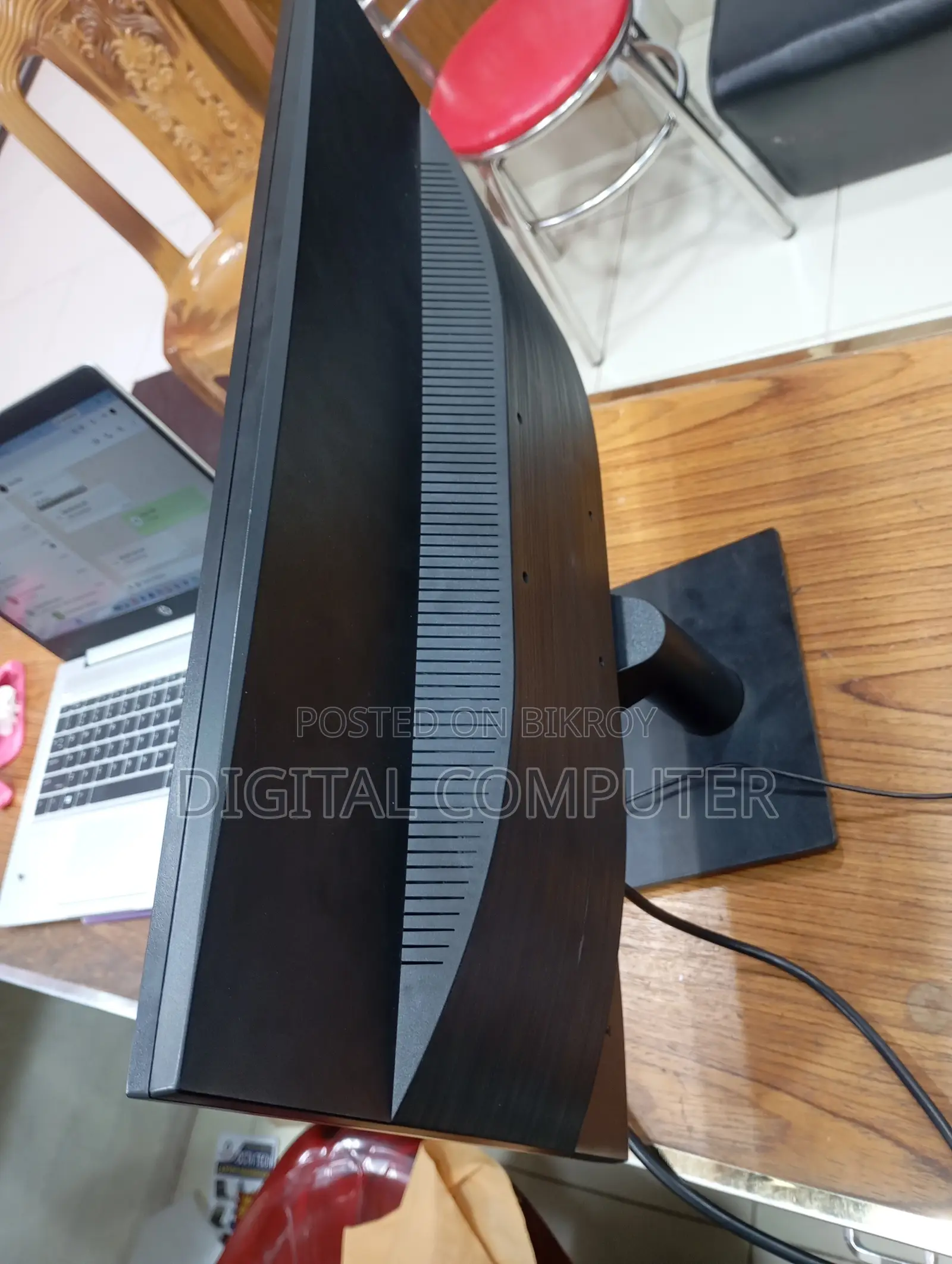 ডেল ১৯ ইঞ্চি ফুল ফ্রেশ মনিটর বিক্রয়ের জন্য